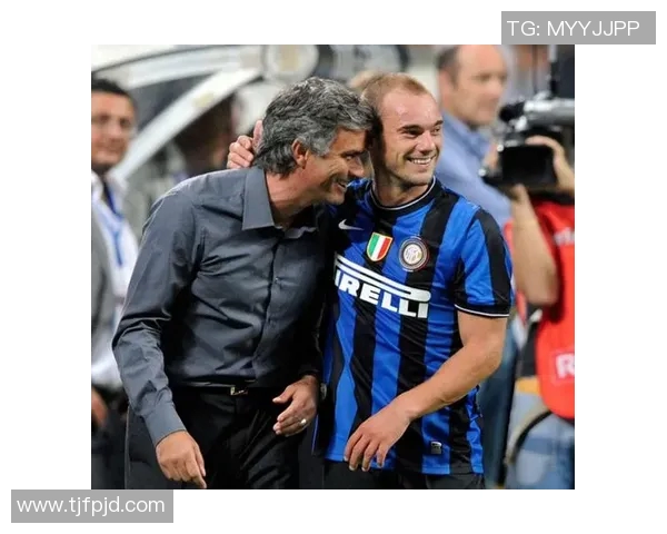 穆帅亲吻41岁爱徒情同父子：足球场上的师徒情深