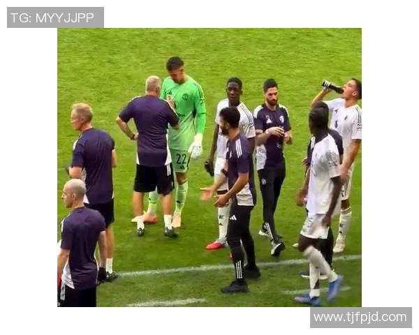 曼联三人伤缺库尼亚复出在即:新赛季的希望正在回归 曼联三人伤缺库尼亚复出在即:新赛季的希望正在回归