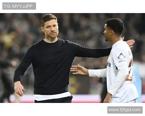 告别“高压”的迷雾:阿隆索战术中的“漏洞”与新生 告别“高压”的迷雾:阿隆索战术中的“漏洞”与新生